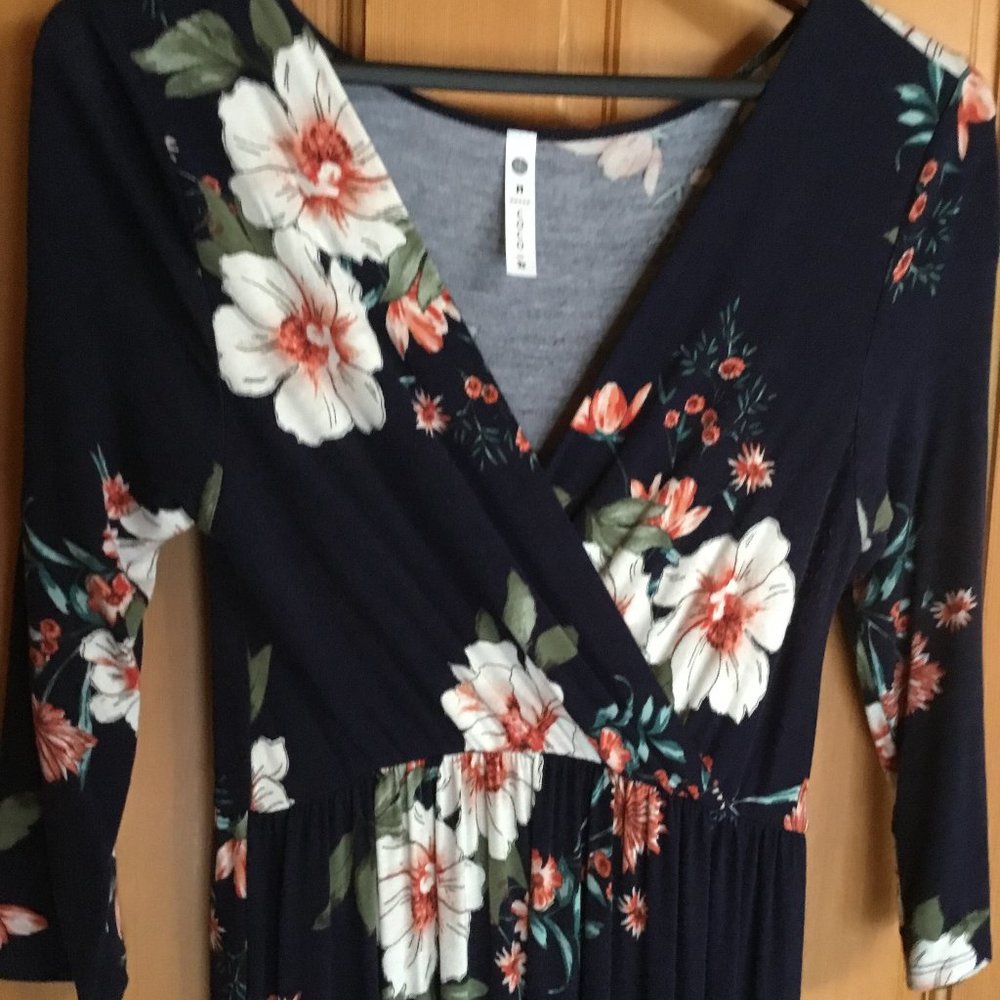 Beachcoco Maternity V-Neck Nursing Maxi Dress M